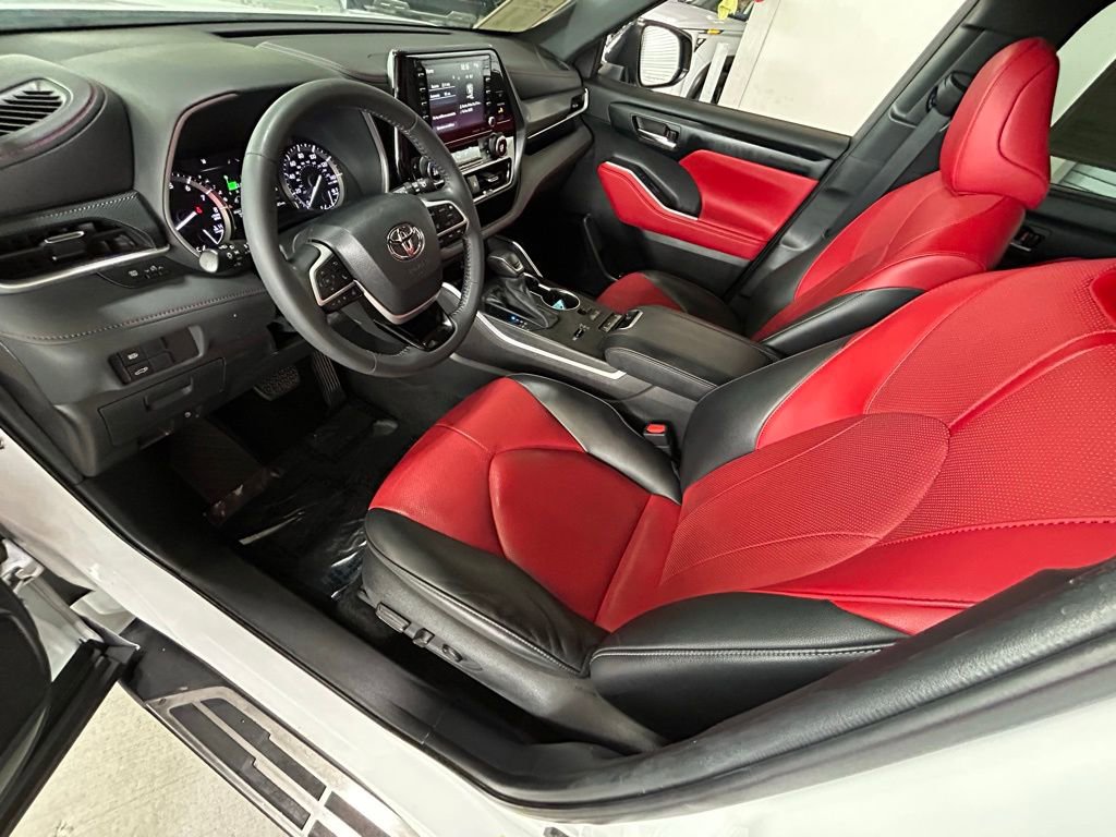 Used 2022 Toyota Highlander XSE image 43