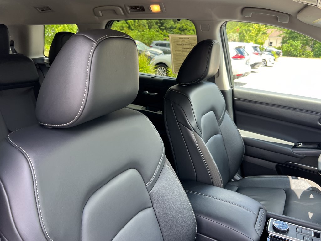 Used 2025 Nissan Pathfinder SL AWD/4WD image 25