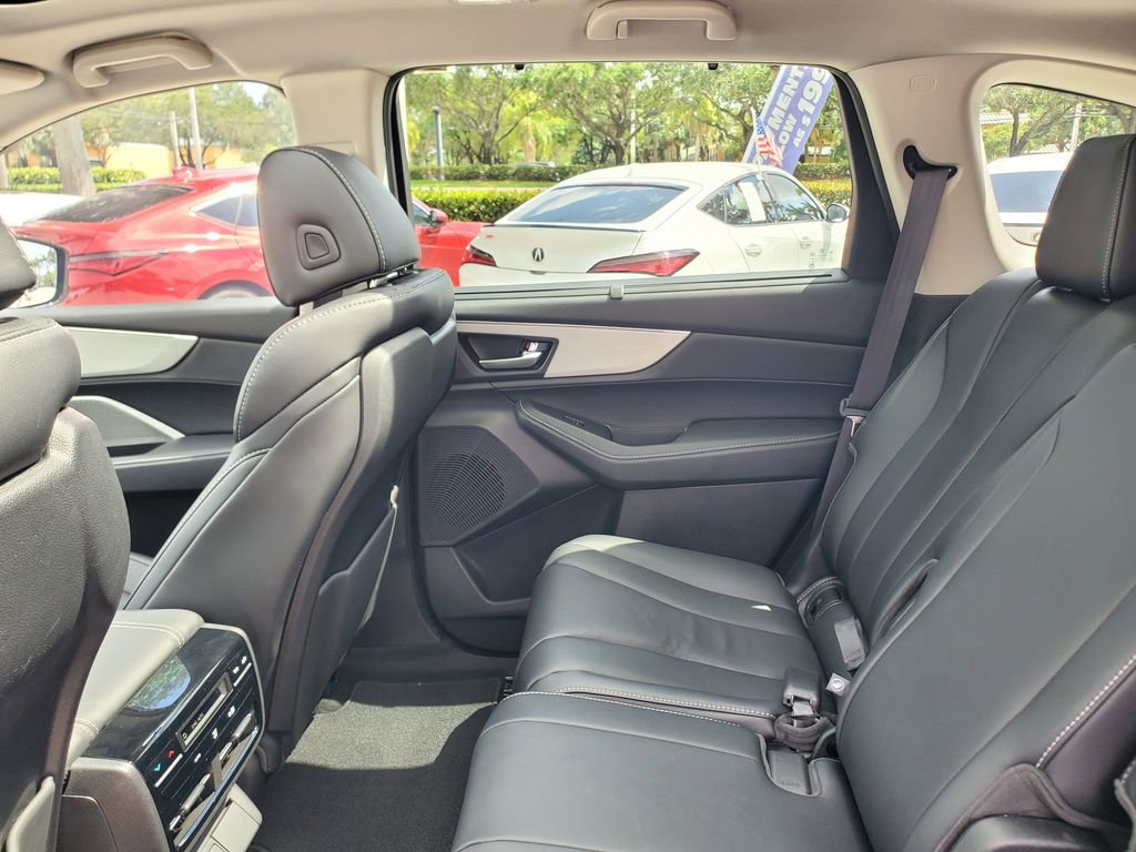 Certified 2024 Acura MDX FWD w/ Technology Package image 12