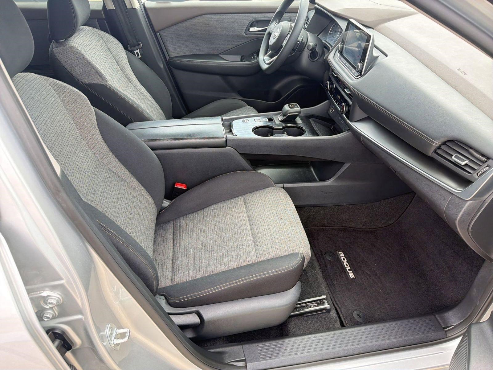 Used 2023 Nissan Rogue SV image 29
