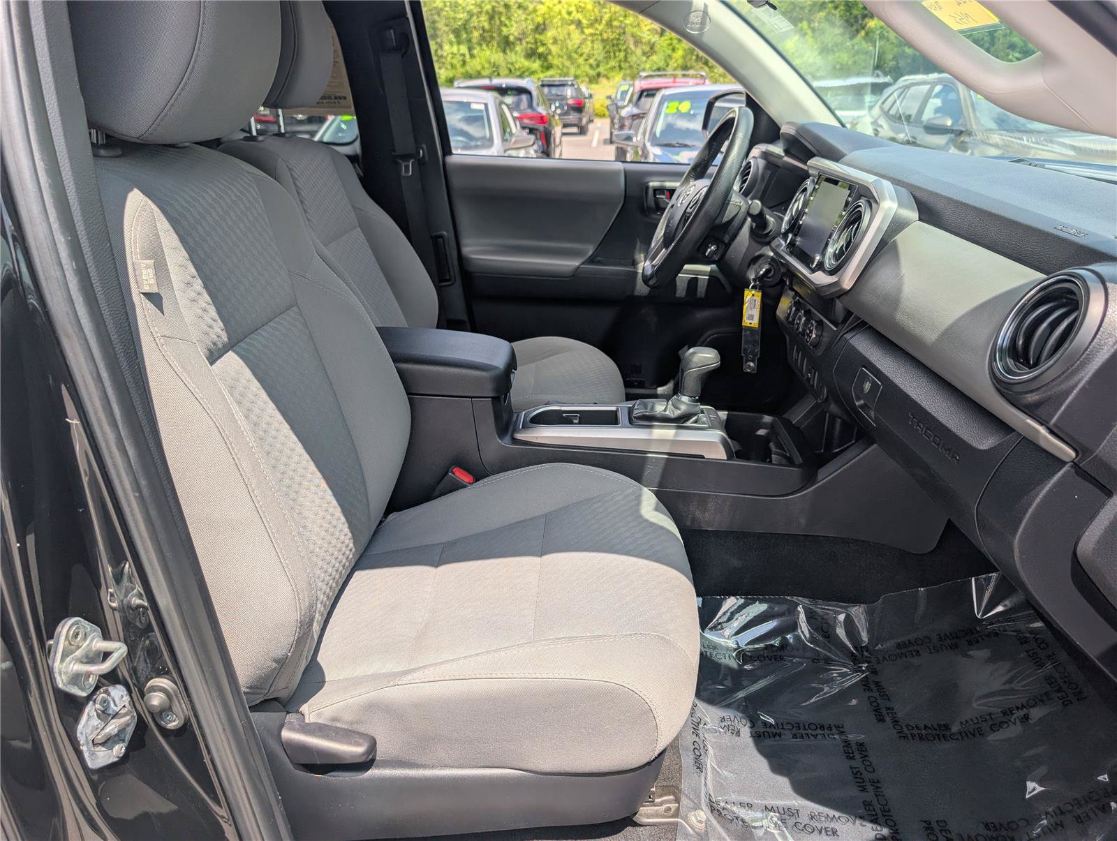 Used 2022 Toyota Tacoma SR5 RWD image 11