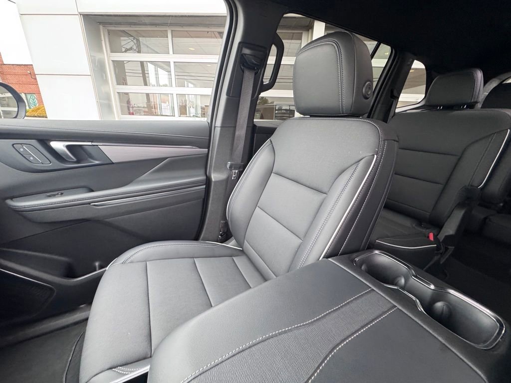 Used 2026 Buick Enclave Preferred AWD/4WD image 23