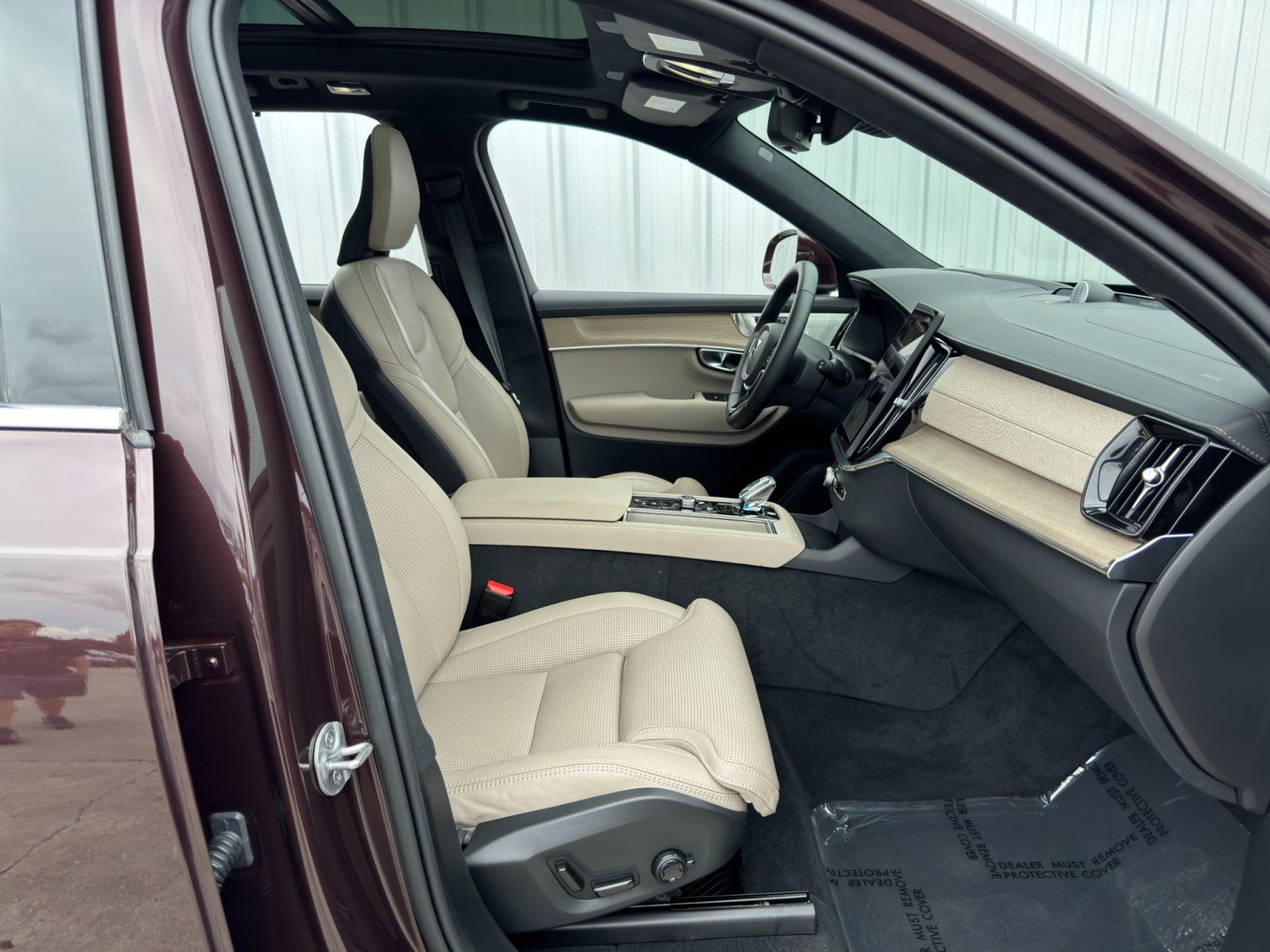 Used 2025 Volvo XC90 T8 Ultra image 16