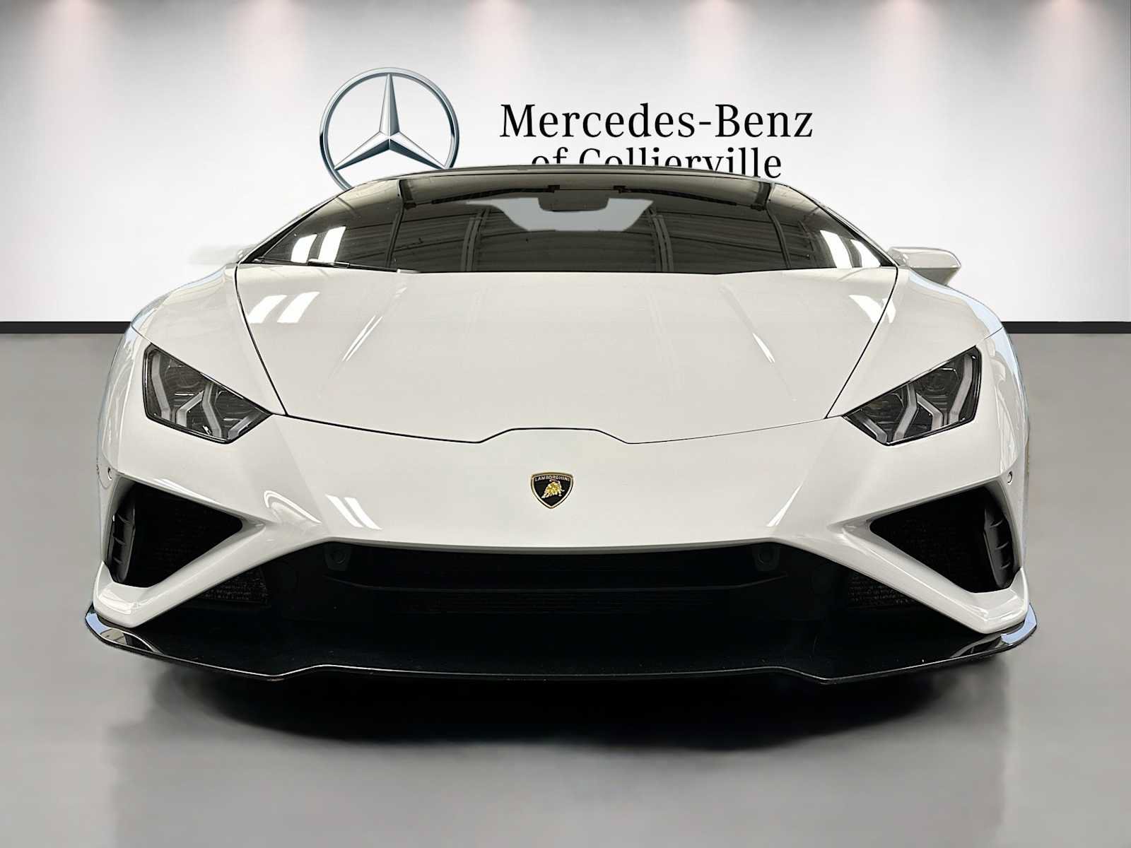 Used 2022 Lamborghini Huracan EVO RWD image 2