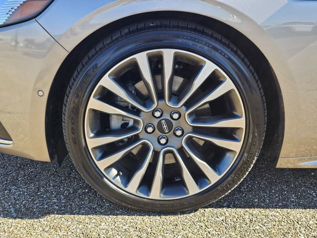 Certified 2019 Lincoln Continental Reserve image 32