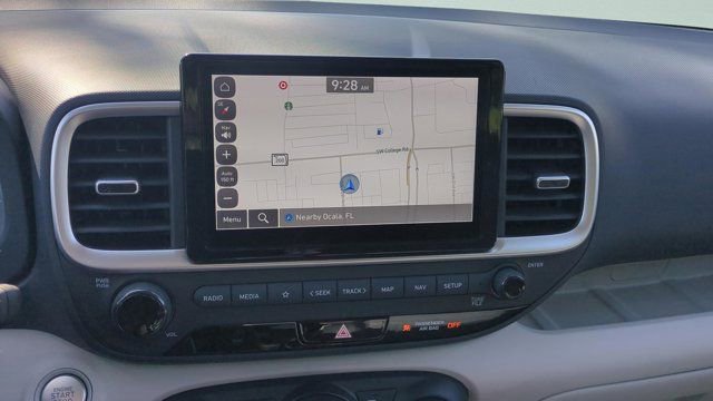 Used 2025 Hyundai Venue Limited image 17