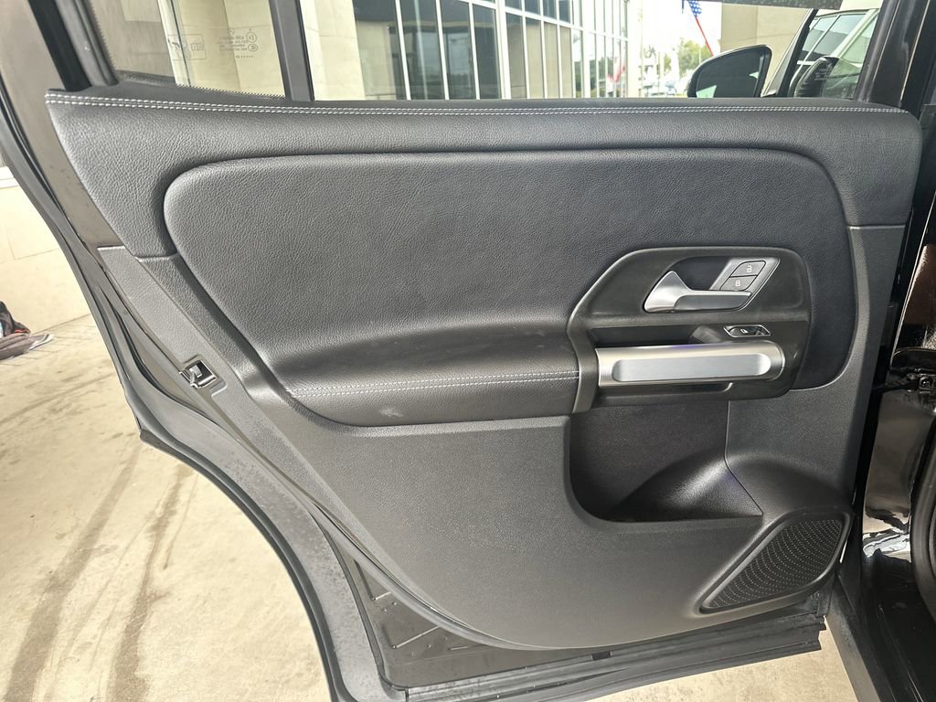 Used 2021 Mercedes-Benz GLB 250 image 30