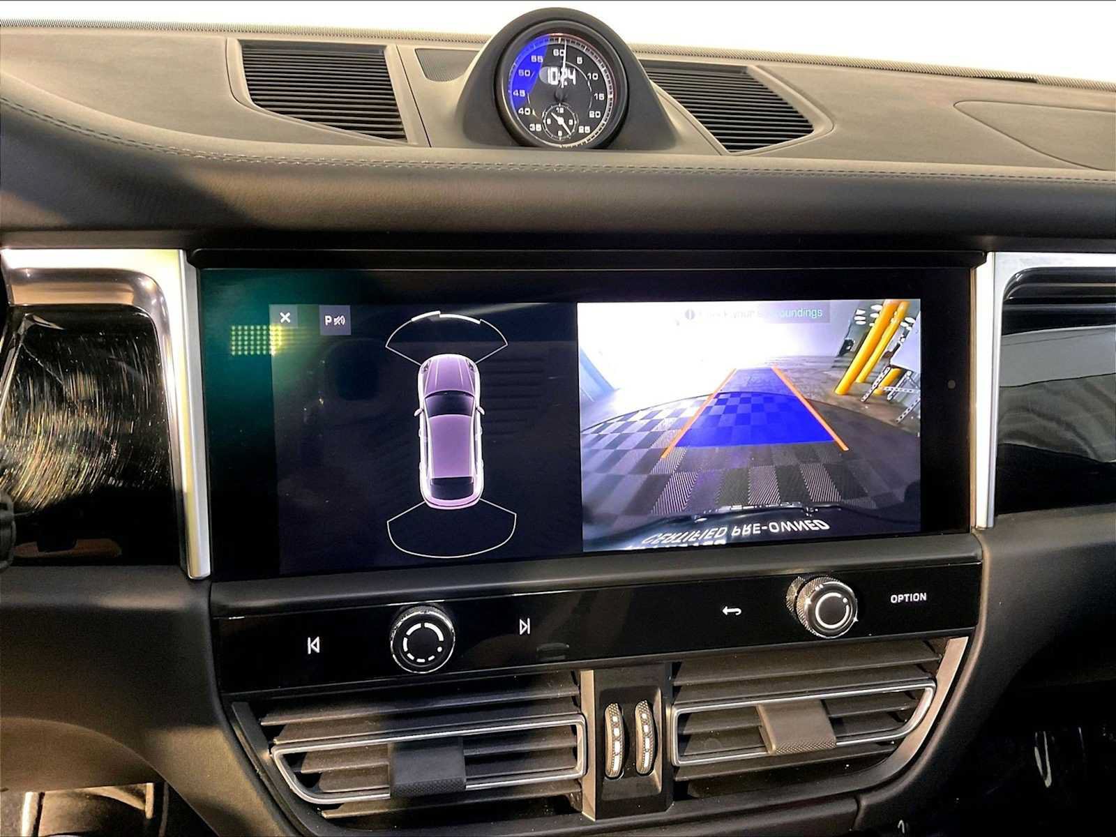 Certified 2023 Porsche Macan S AWD/4WD image 31