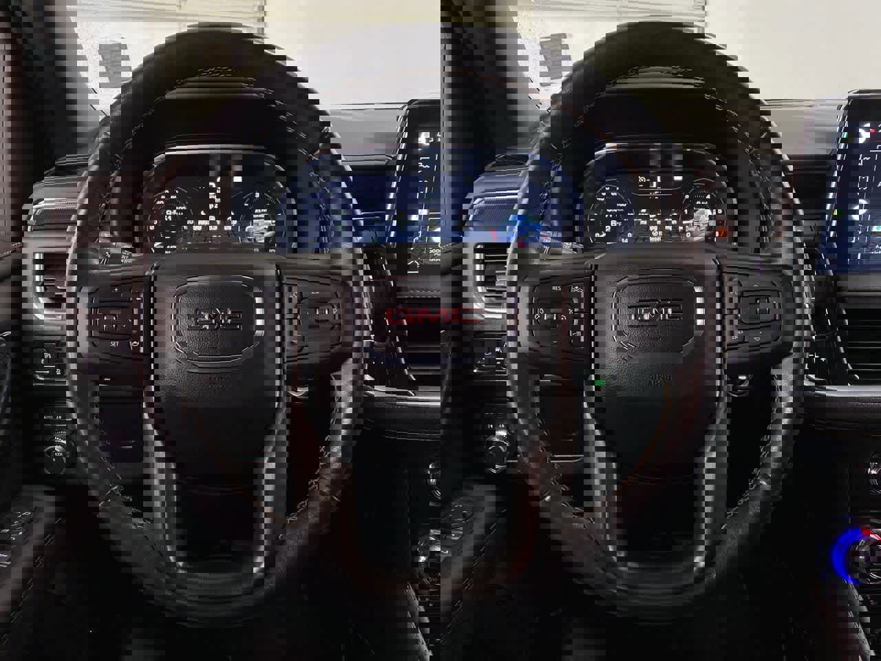 Used 2022 GMC Yukon AT4 image 19