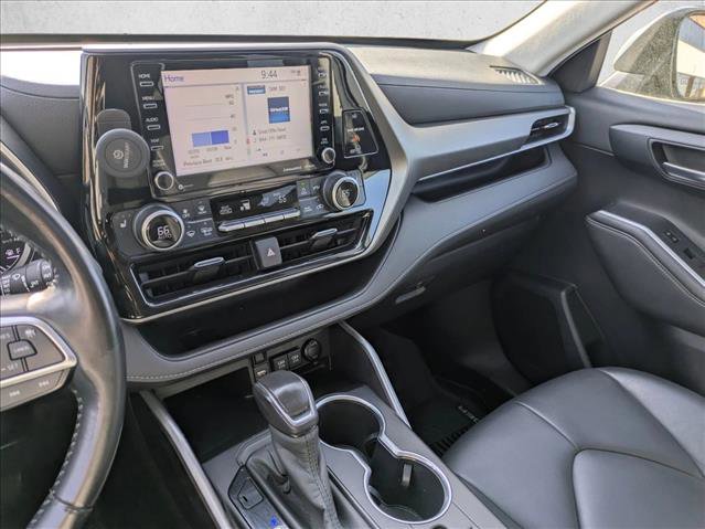 Used 2020 Toyota Highlander XLE image 13