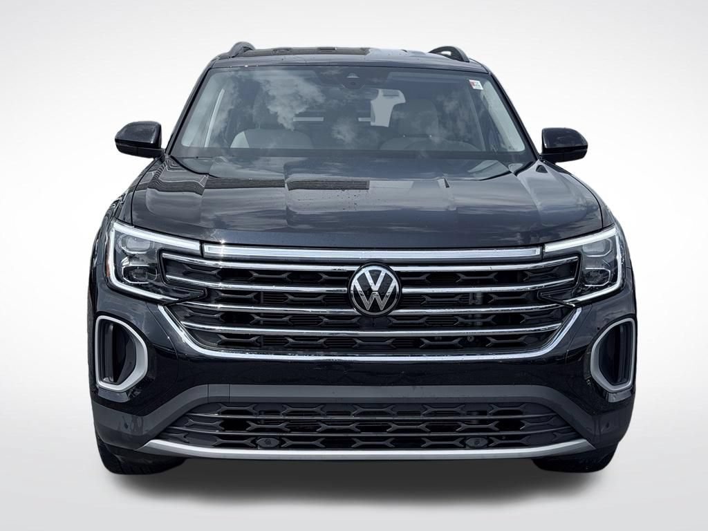 Used 2025 Volkswagen Atlas SE AWD/4WD image 2