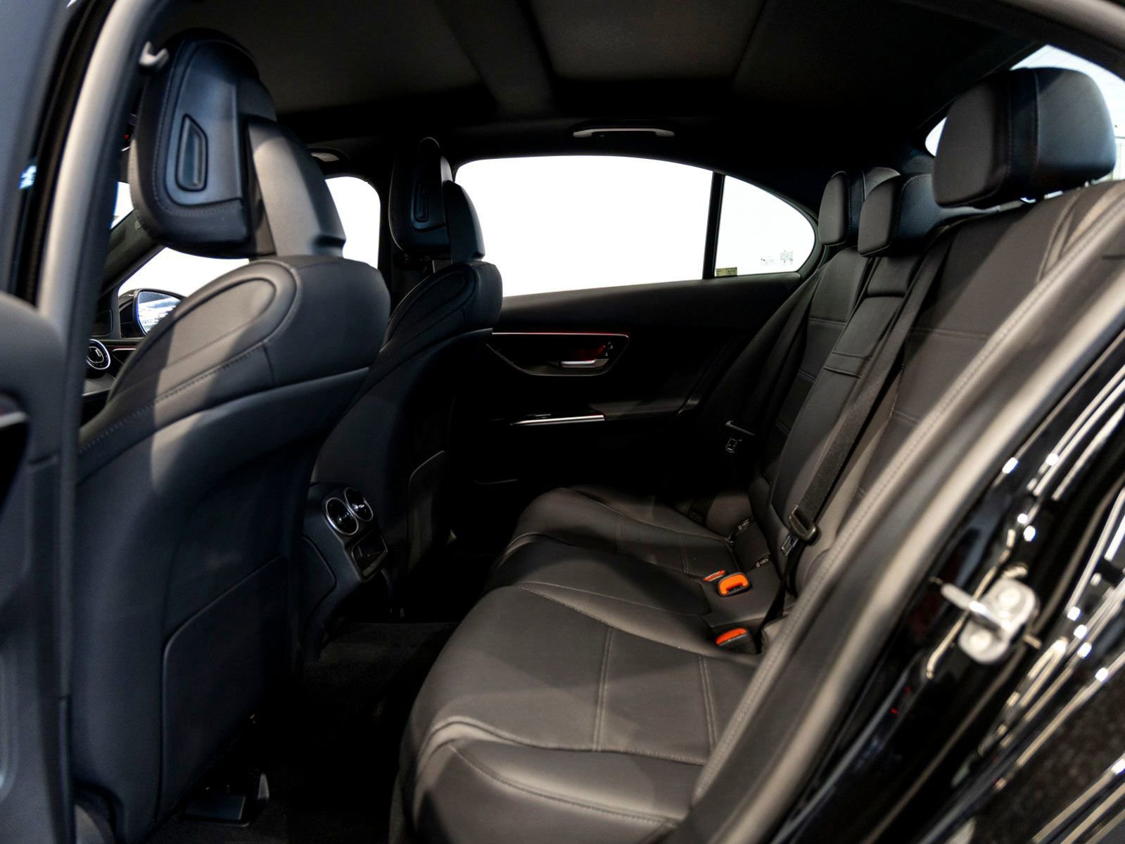 Used 2025 Mercedes-Benz C 300 Sedan image 21