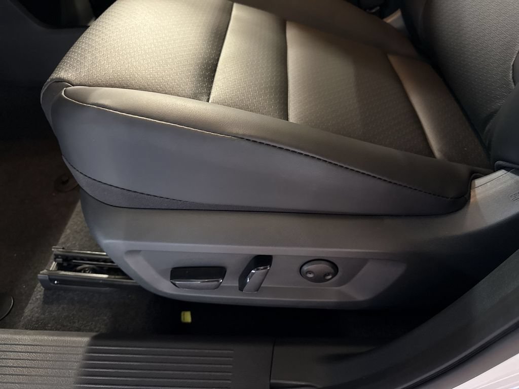 New 2026 Nissan Rogue Dark Armor AWD/4WD image 14