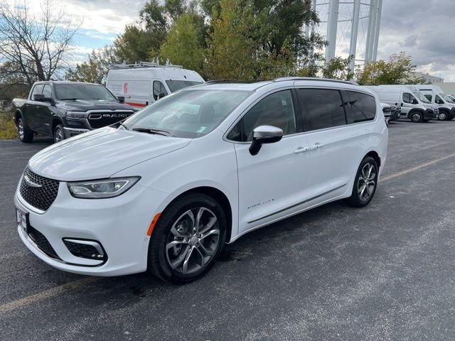 New 2026 Chrysler Pacifica Pinnacle FWD image 1