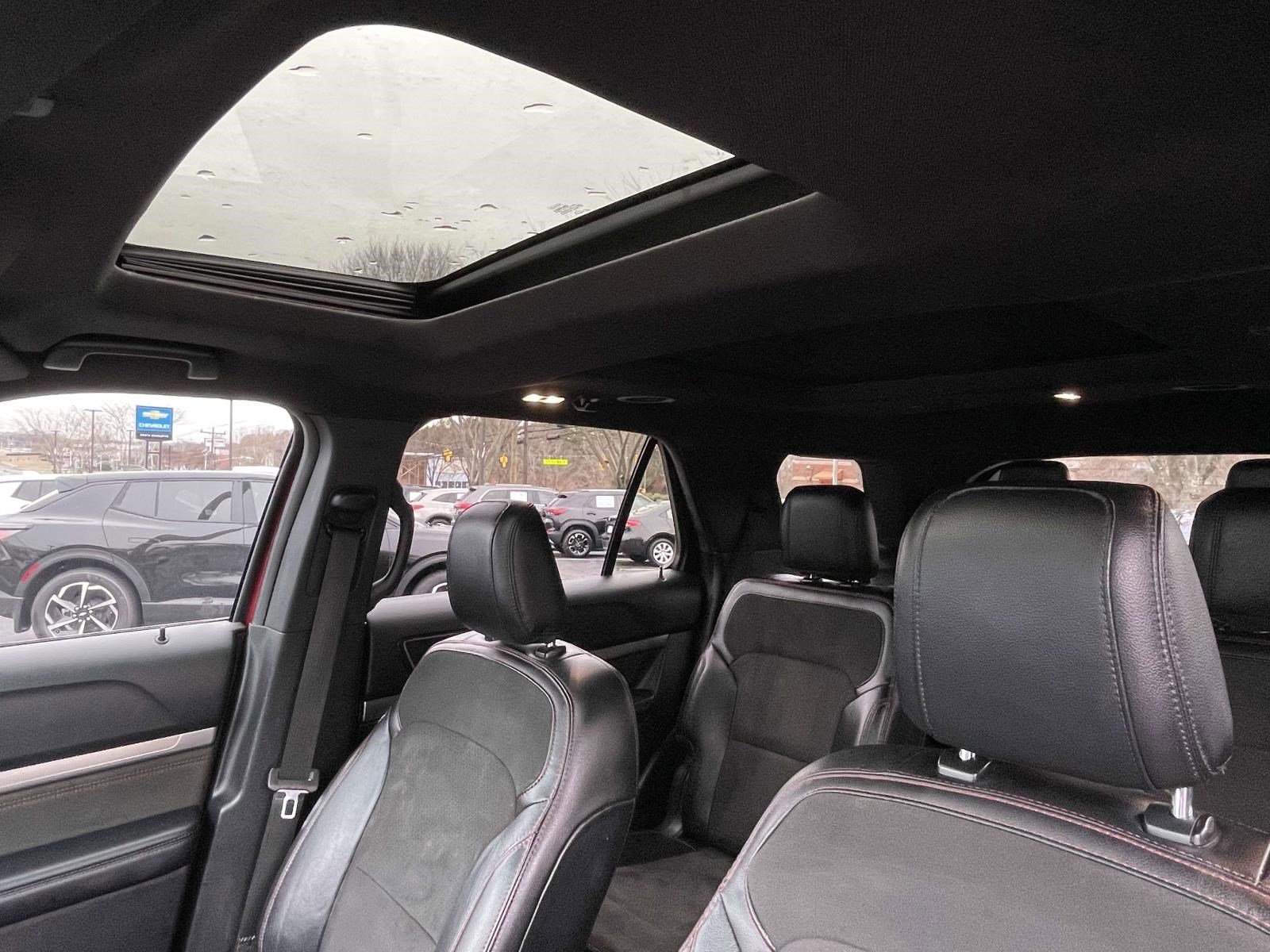 Used 2019 Ford Explorer XLT w/ Equipment Group 202A image 24