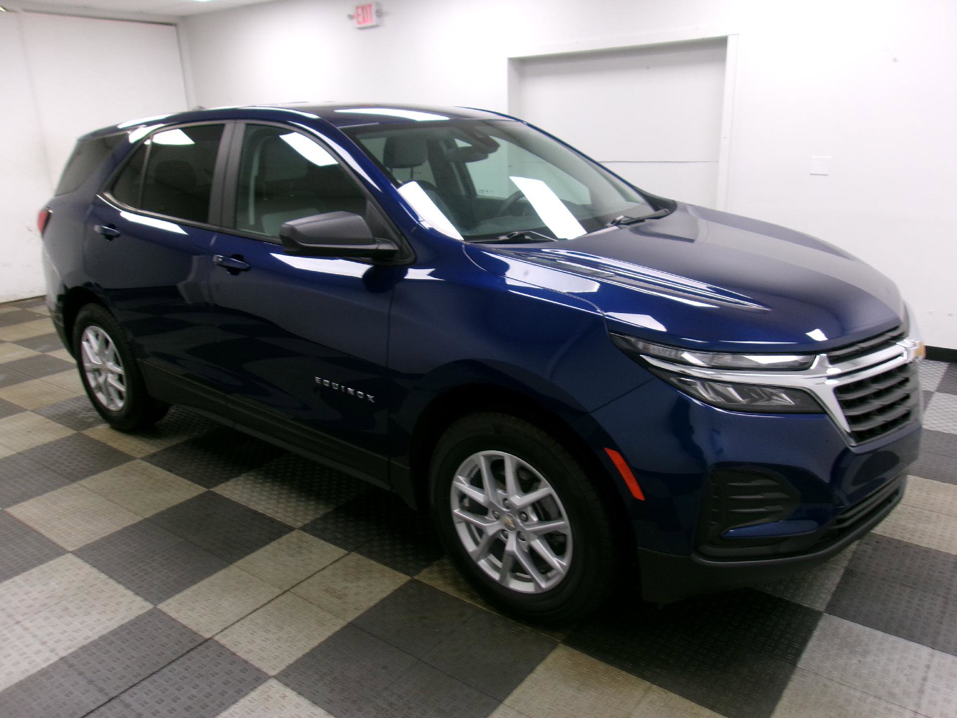 Certified 2023 Chevrolet Equinox LS AWD/4WD image 14