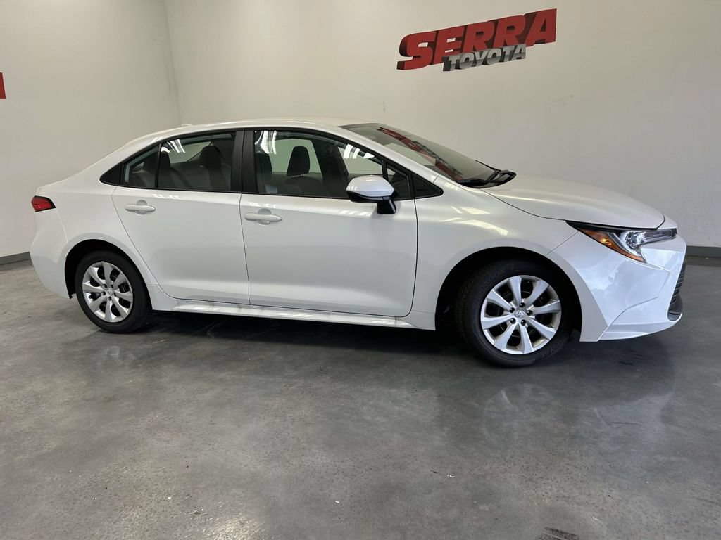 Used 2026 Toyota Corolla LE FWD image 2