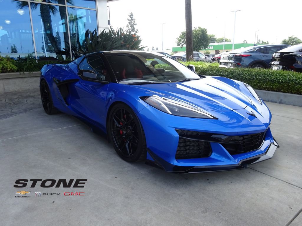 Used 2024 Chevrolet Corvette Z06 RWD image 1