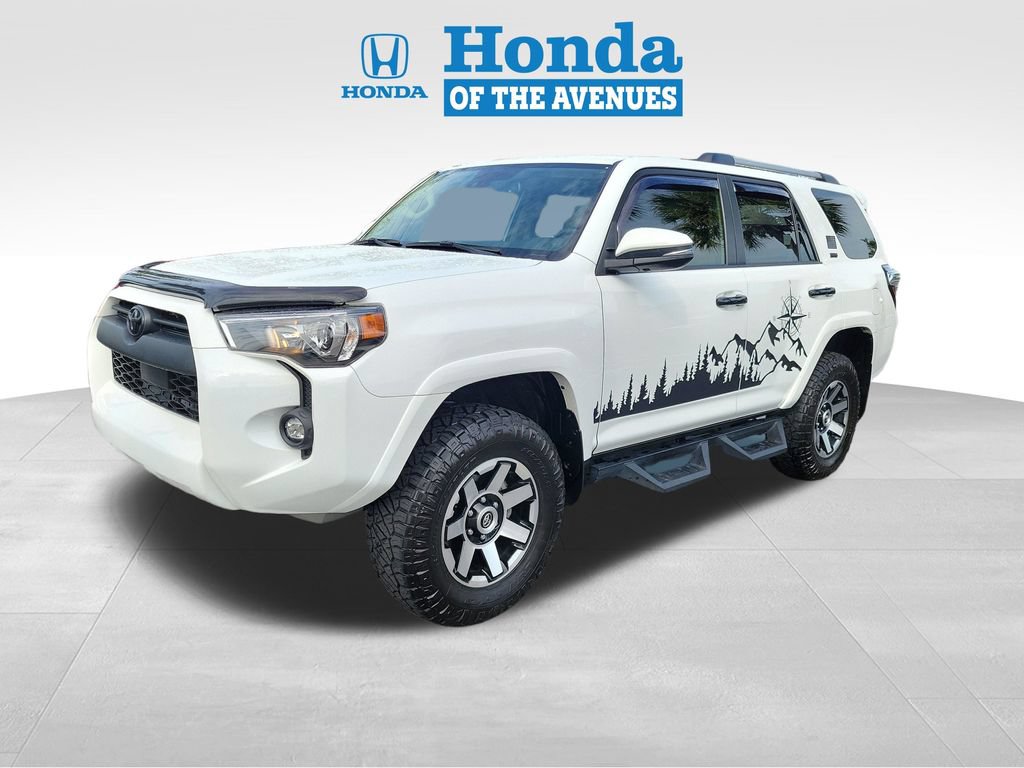 Used 2024 Toyota 4Runner SR5 Premium w/ Moonroof Package AWD/4WD image 2
