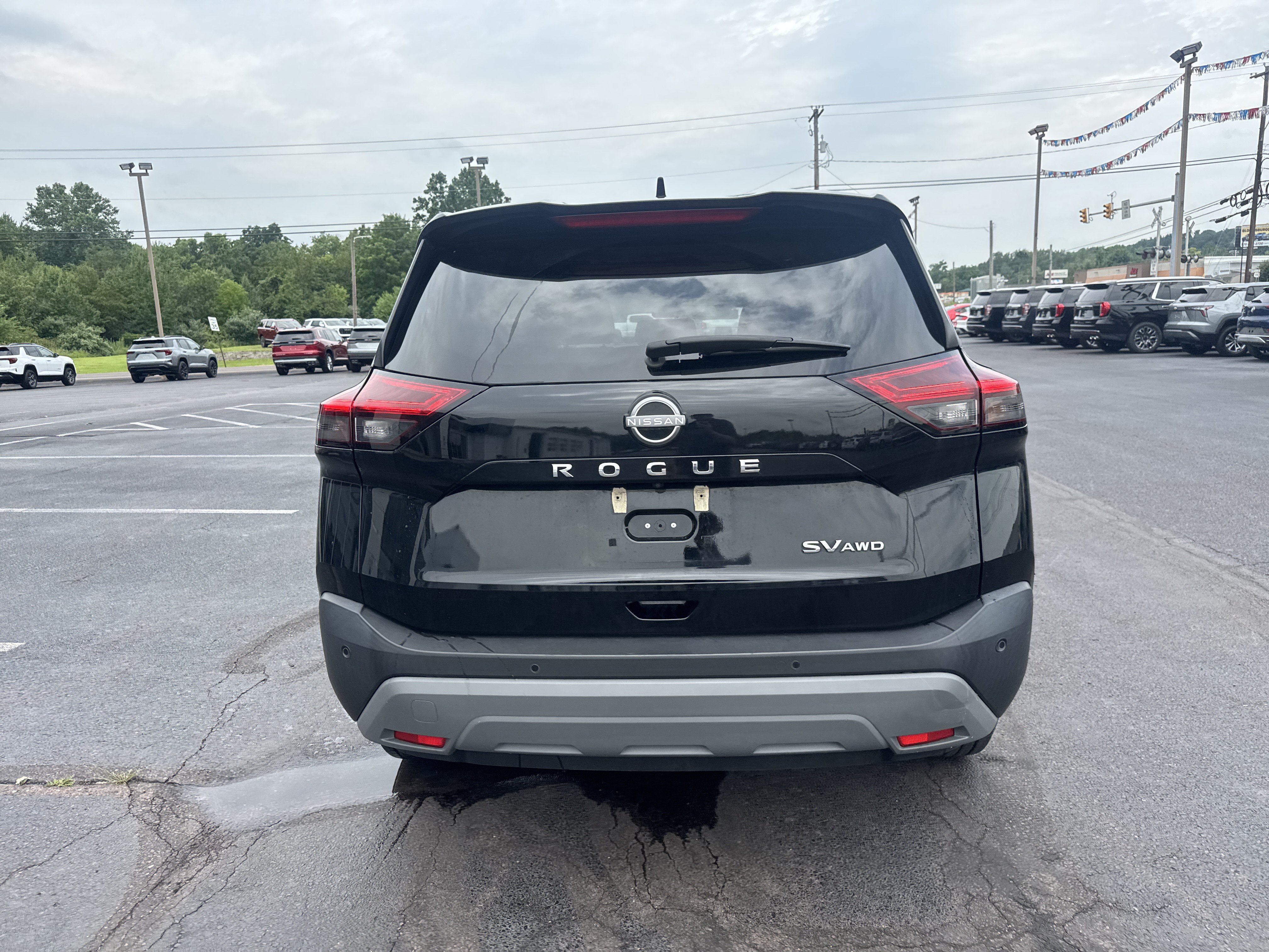 Used 2023 Nissan Rogue SV AWD/4WD image 4