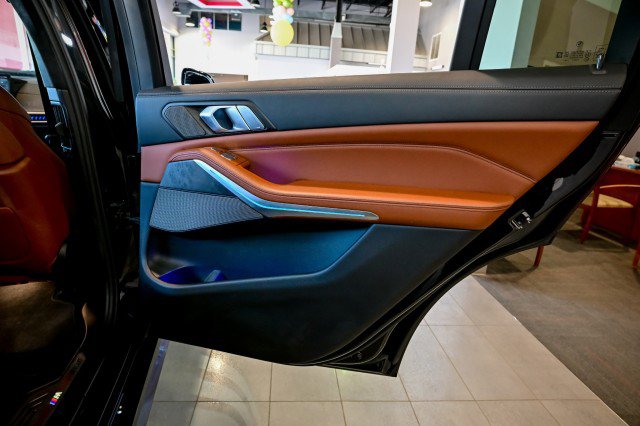 Used 2023 BMW X7 xDrive40i w/ Executive Package image 25