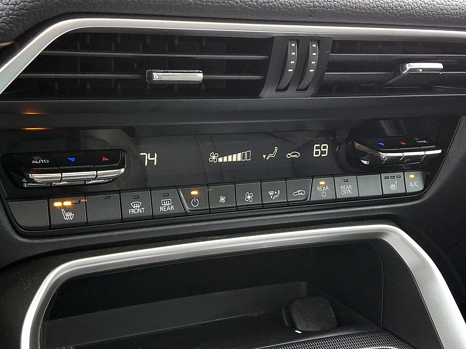 Certified 2024 MAZDA CX-90 Plug-In Hybrid w/ Premium Pkg image 19