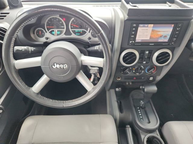Used 2009 Jeep Wrangler Unlimited Sahara w/ Dual Top Group AWD/4WD image 11