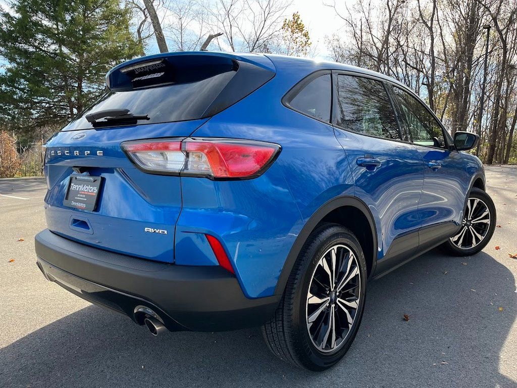 Used 2021 Ford Escape SE w/ SE Sport Appearance Package image 4