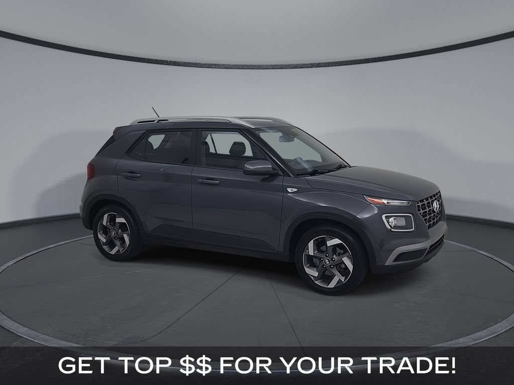 Used 2025 Hyundai Venue SEL FWD image 2