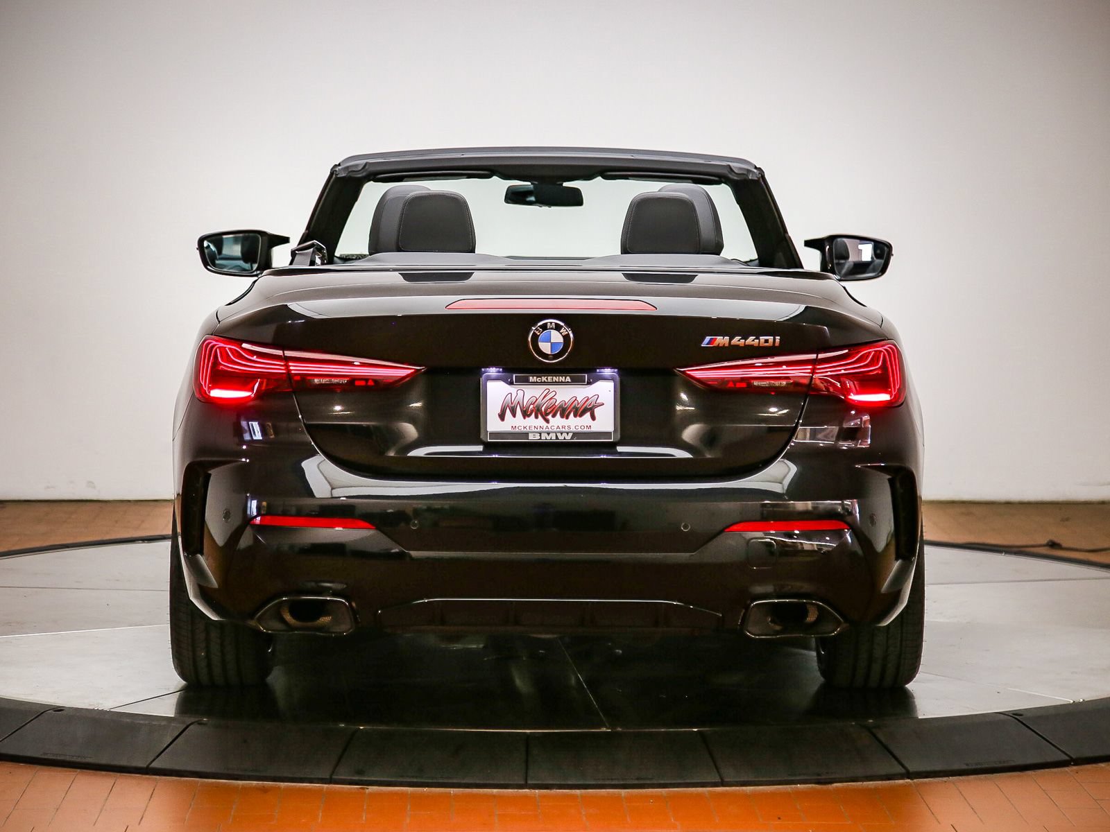 Used 2026 BMW M440i Convertible w/ Premium Package RWD image 3