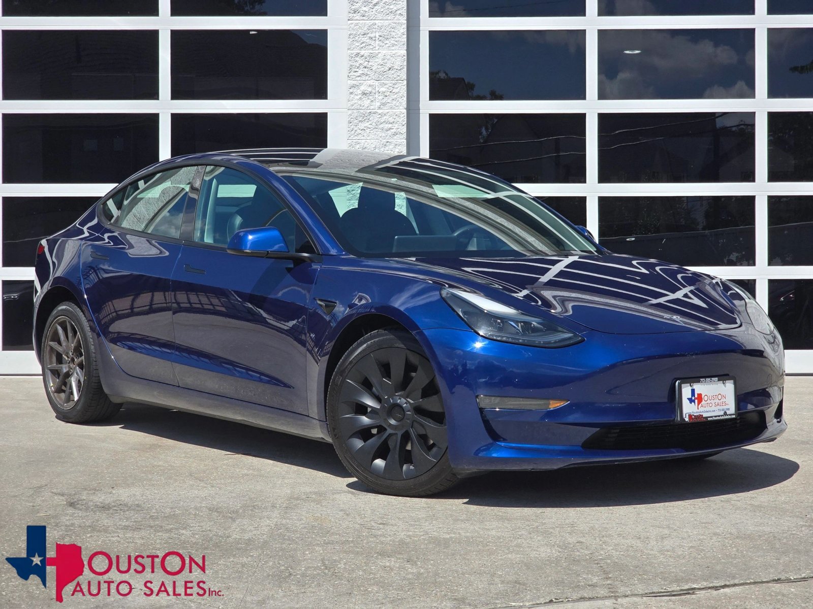 Used 2023 Tesla Model 3 Standard Range RWD image 1