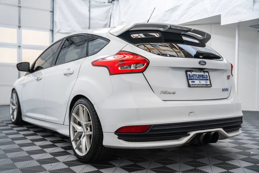 Used 2017 Ford Focus ST FWD image 7