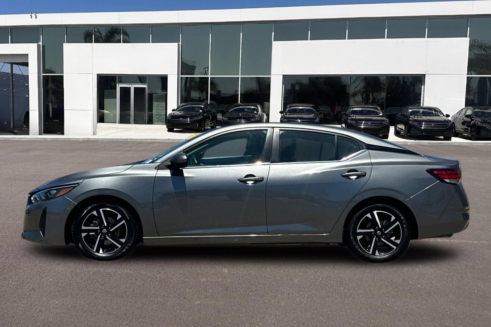 Used 2024 Nissan Sentra SV FWD image 6