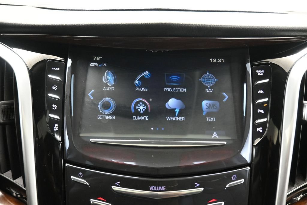 Used 2020 Cadillac Escalade Luxury w/ LPO, Radiant Package AWD/4WD image 17