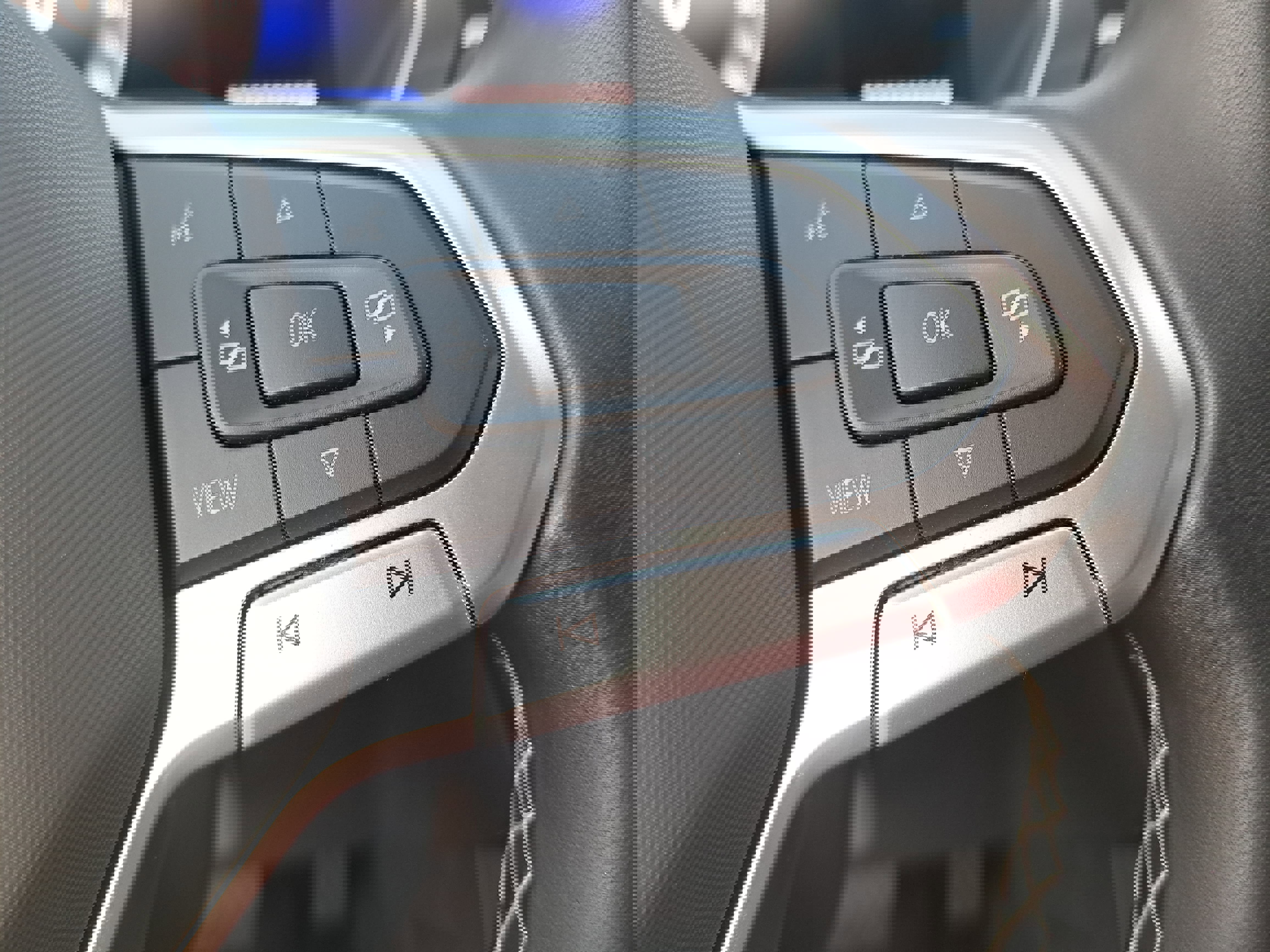 Used 2024 Volkswagen Tiguan SE image 18