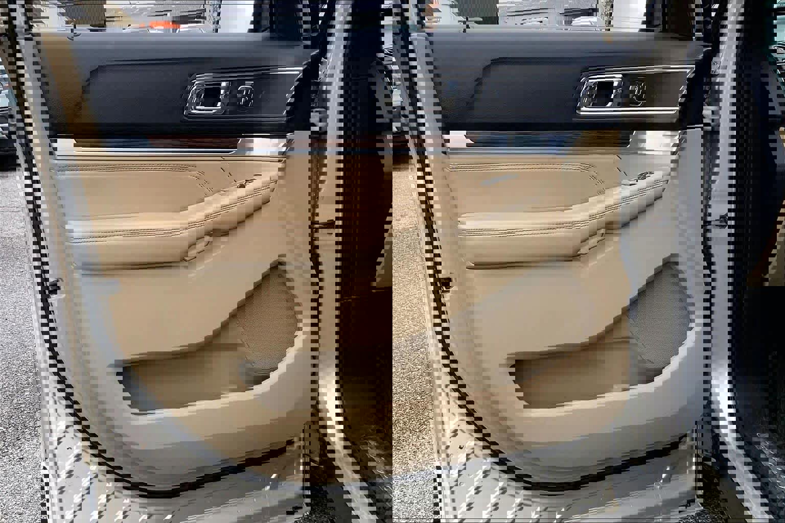 Used 2017 Ford Explorer Limited w/ Equipment Group 301A image 21