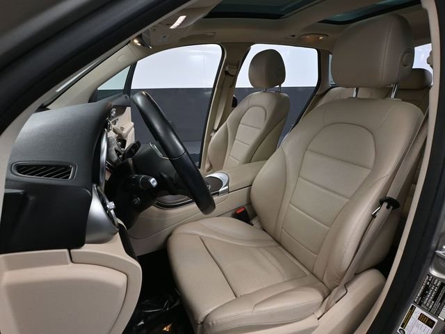 Used 2021 Mercedes-Benz GLC 300 4MATIC image 24