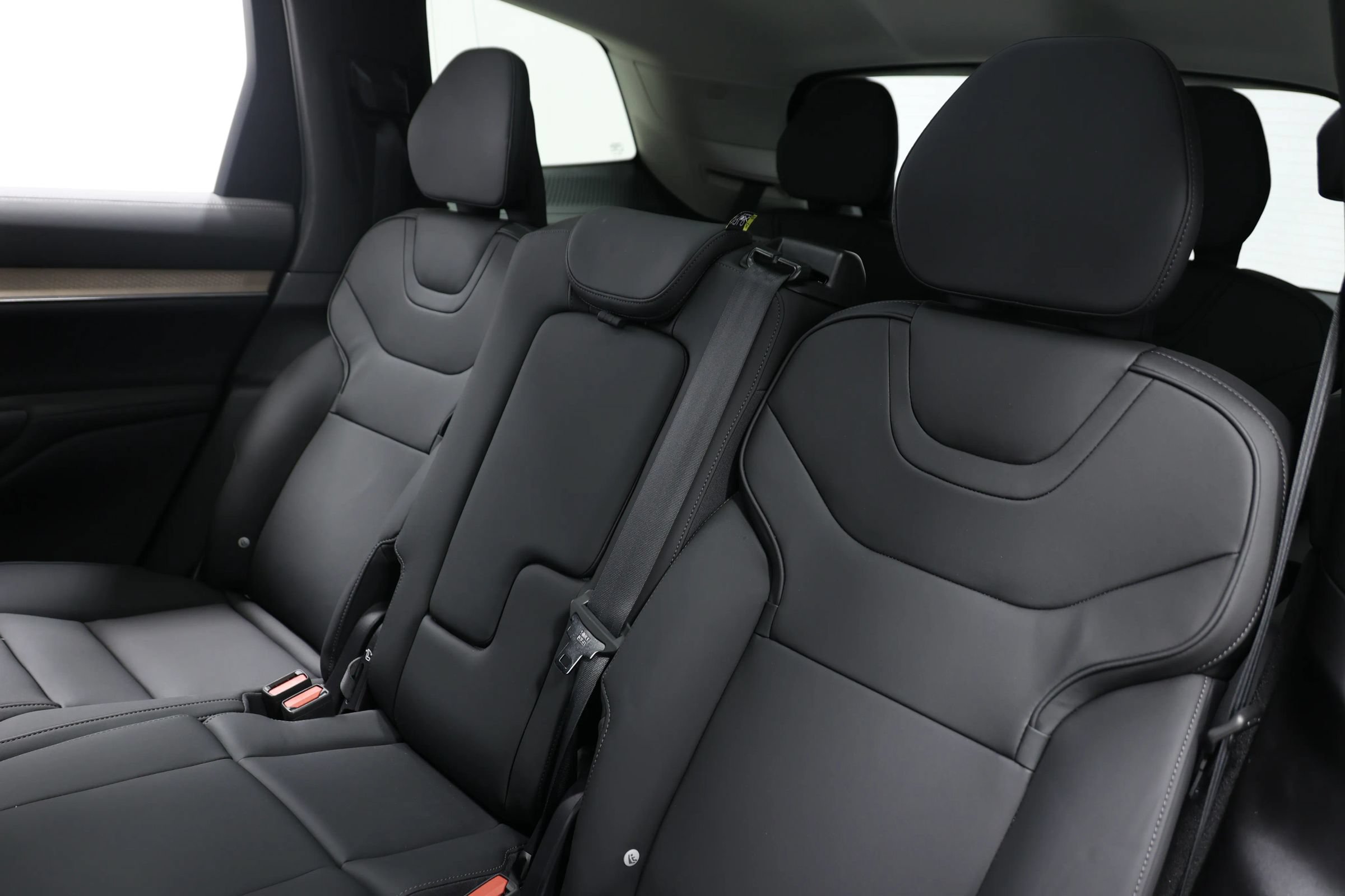 Used 2025 Volvo EX90 Plus AWD/4WD image 3