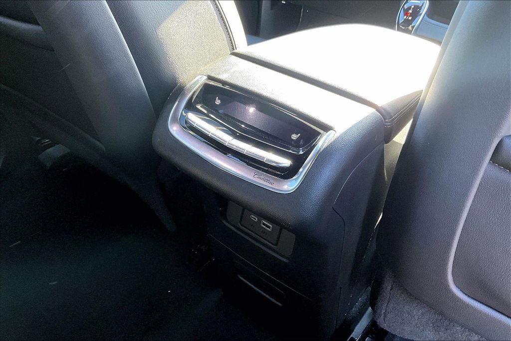 Used 2025 Cadillac XT6 Premium Luxury image 33