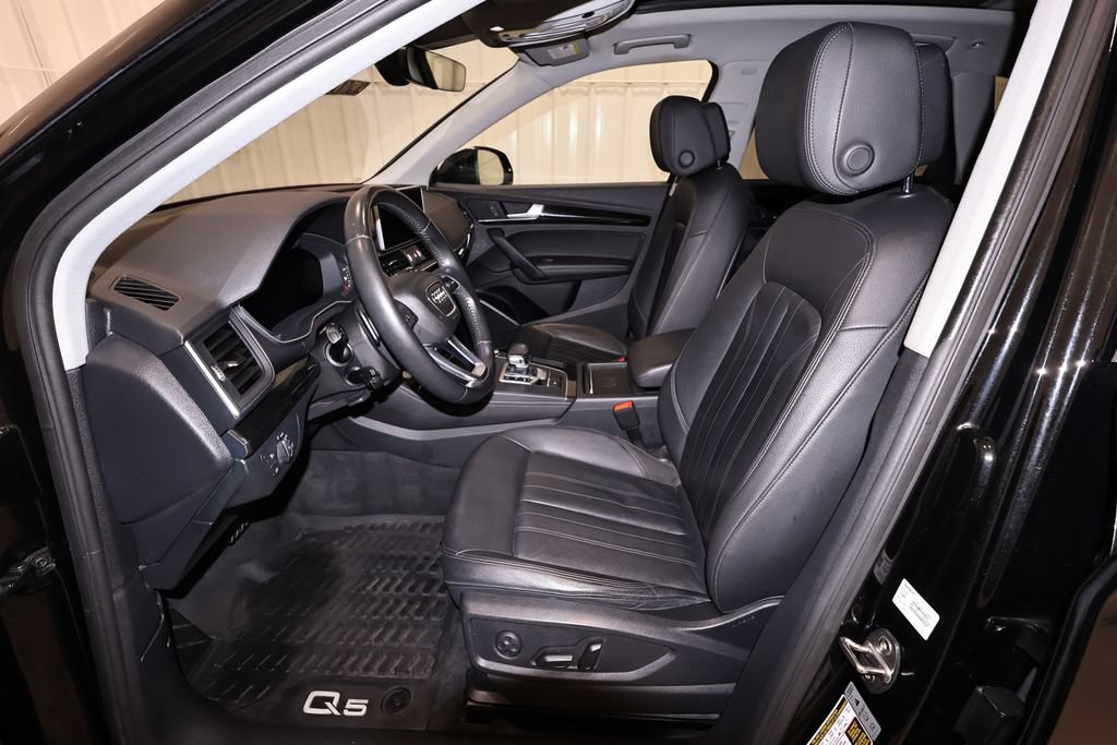 Used 2020 Audi Q5 2.0T Premium Plus w/ Premium Plus Package AWD/4WD image 13