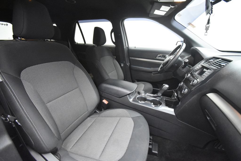 Used 2019 Ford Explorer XLT AWD/4WD image 13