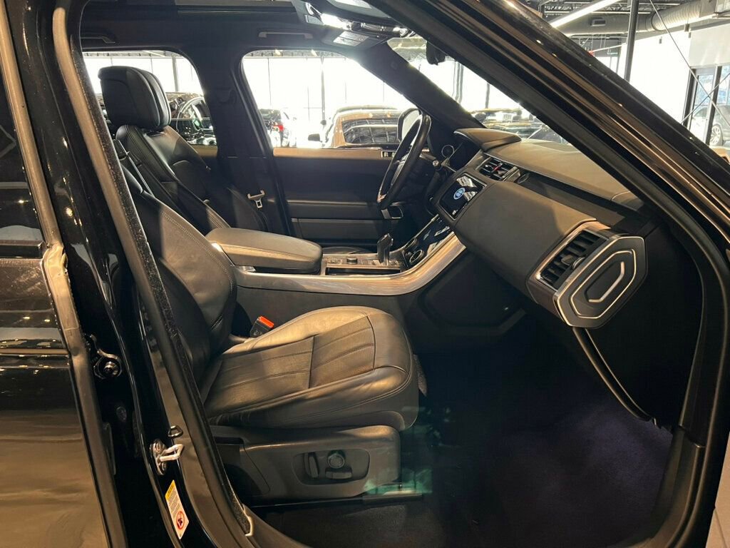 Used 2020 Land Rover Range Rover Sport HSE image 12
