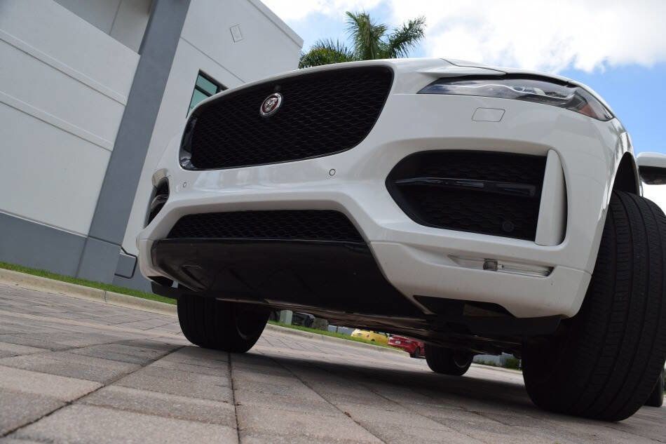 Used 2019 Jaguar F-PACE R-Sport AWD/4WD image 12