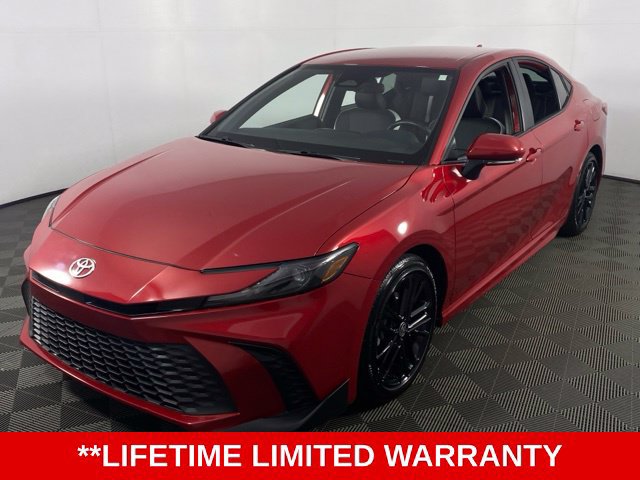 Used 2025 Toyota Camry SE FWD image 3