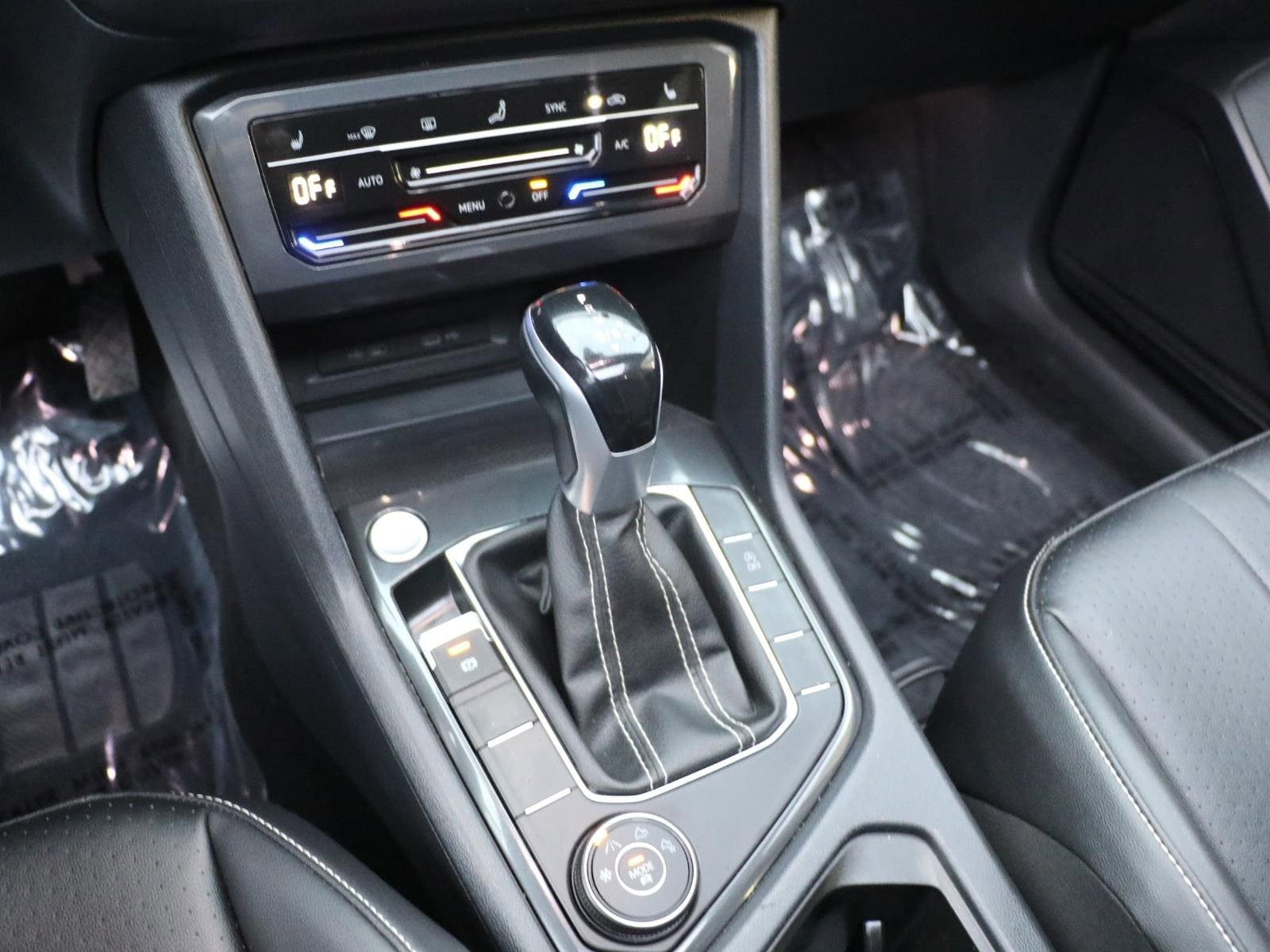 Used 2022 Volkswagen Tiguan SE AWD/4WD image 14