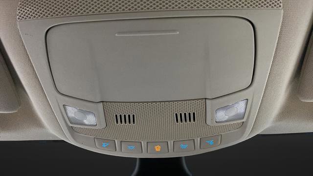 Used 2020 Ford Edge Titanium AWD/4WD image 35