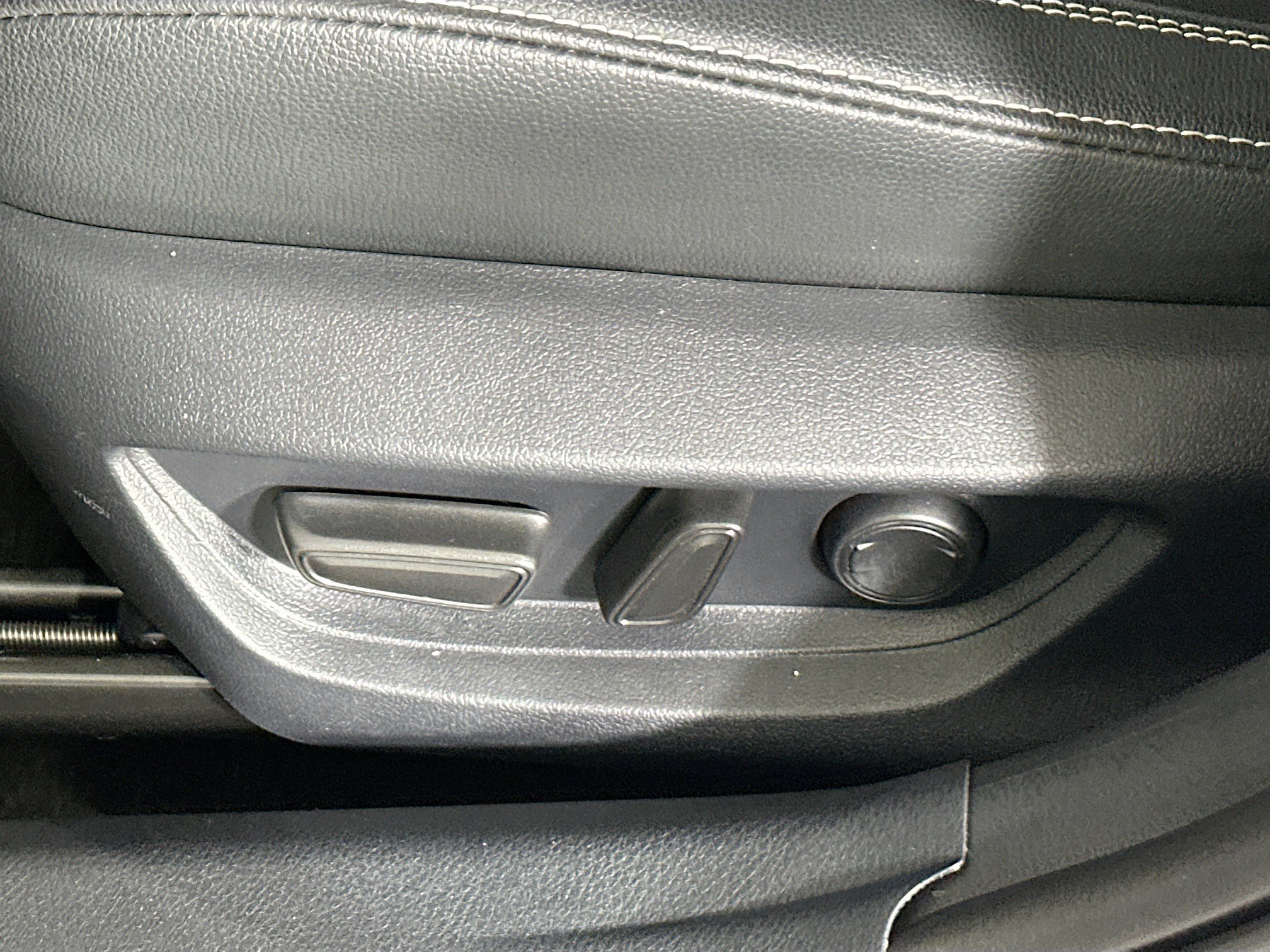 Certified 2025 Toyota Camry SE FWD image 13