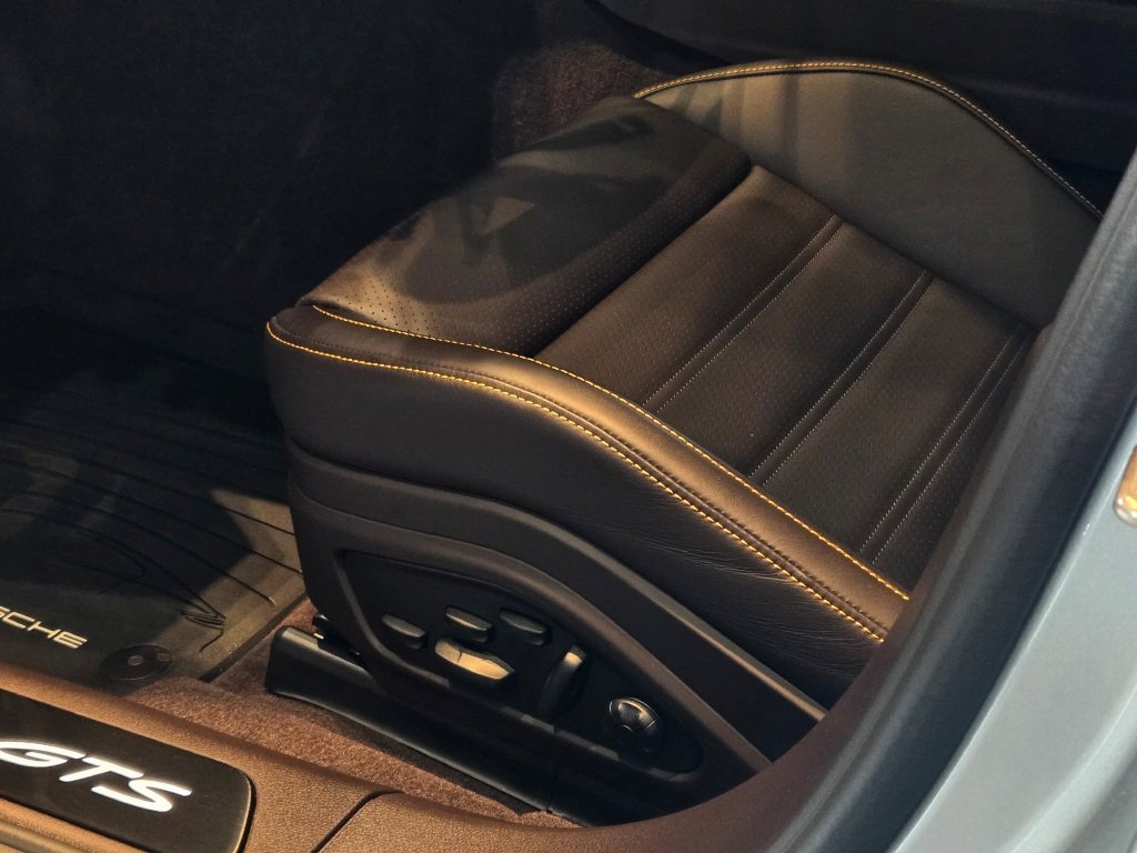 Certified 2025 Porsche Panamera GTS image 8