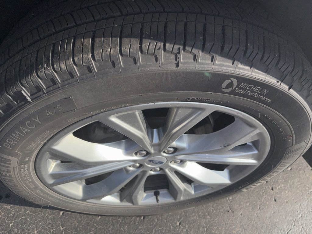 Used 2021 Ford Explorer XLT w/ Equipment Group 202A image 9