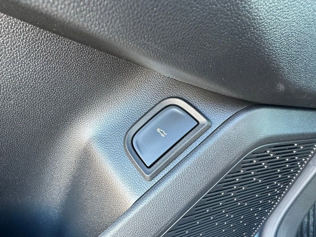 New 2026 Chevrolet Equinox LT w/ Convenience Package II image 11